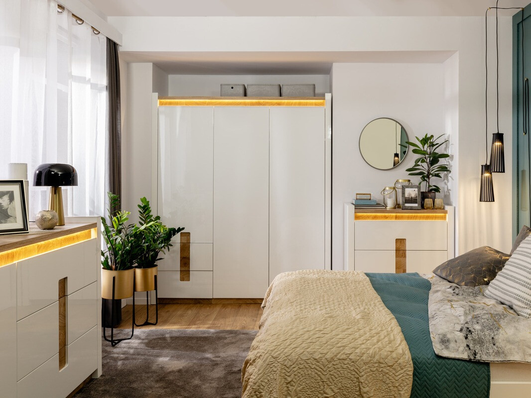 Gardróbszekrény Cirevai 118