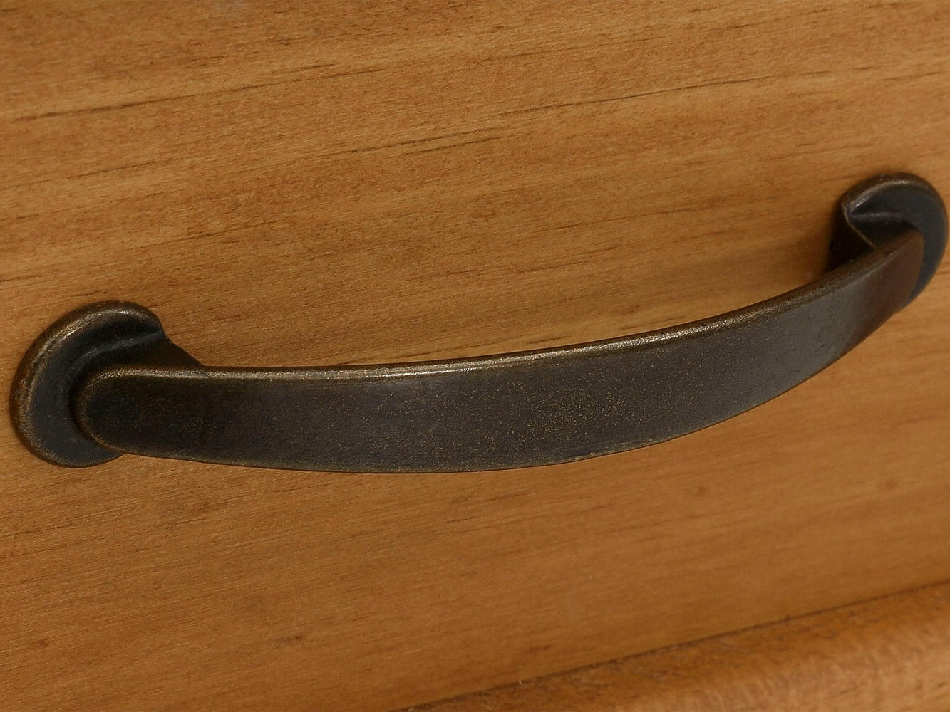 Komód Tolelio 100 (Szürke + Fenyő)