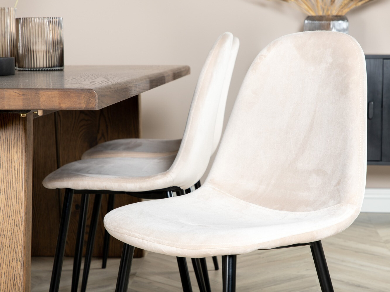 Étkezőgarnitúra Dallas 1868 (Fekete + Bézs)