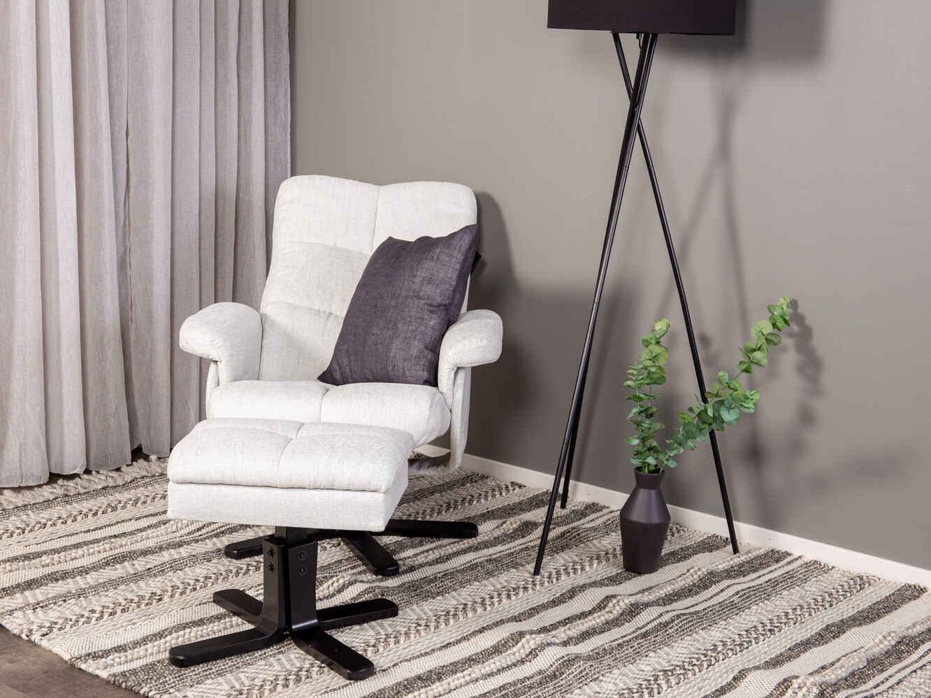 Fotel Dallas 1568 (Világosszürke)