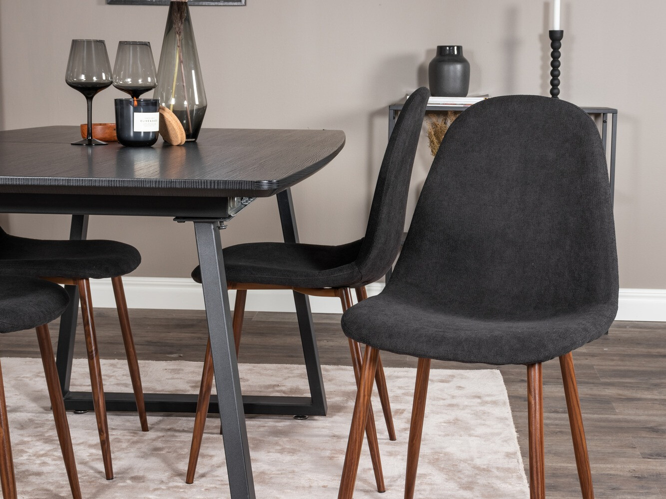 Étkezőgarnitúra Dallas 1983 (Fekete + Dió)