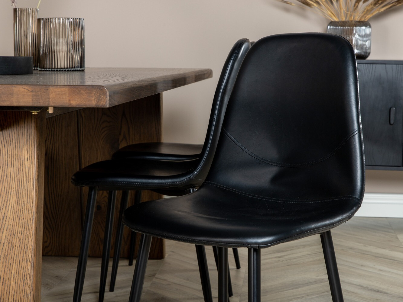 Étkezőgarnitúra Dallas 1841 (Sötét tölgy + Fekete)