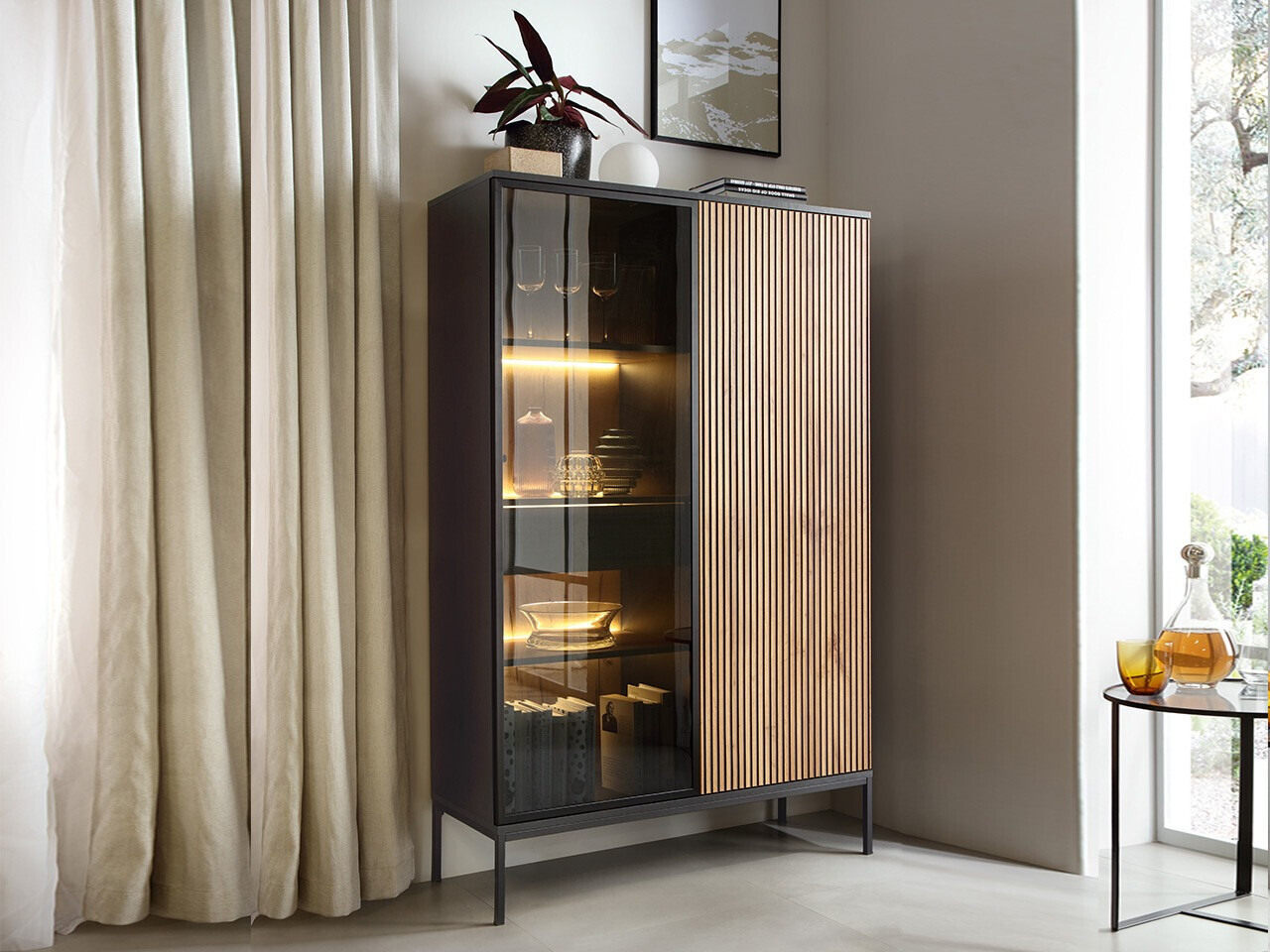 Könyvespolc Soferi 112 (Fekete + Wotan tölgy)