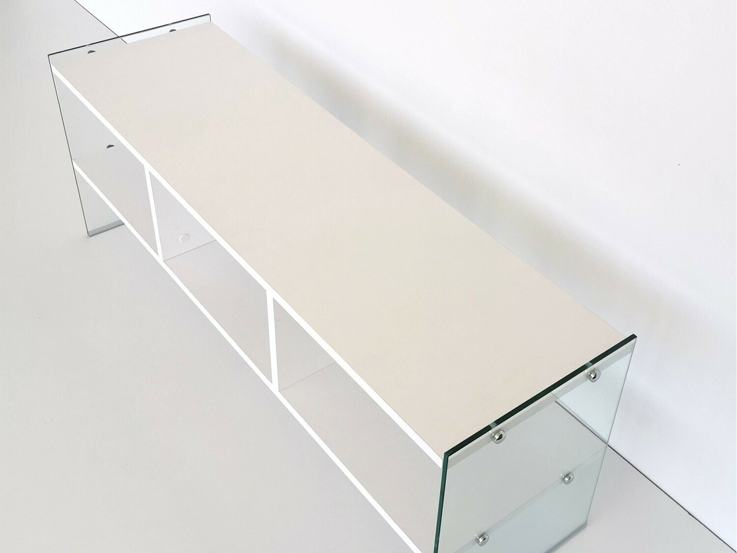 TV-állvány Kailua 268