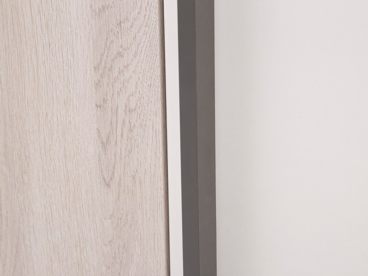 Gardróbszekrény Ferlore 101