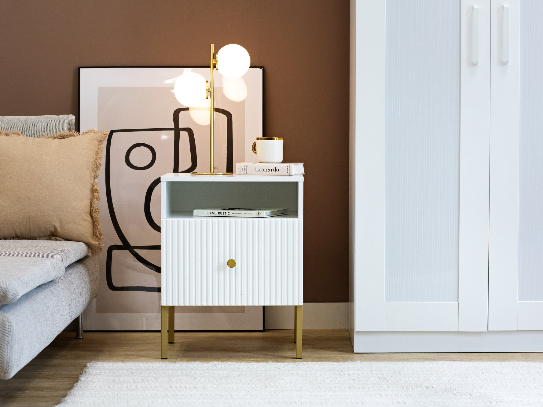 Éjjeliszekrény Etliva 106 (Fehér + Aranysárga)