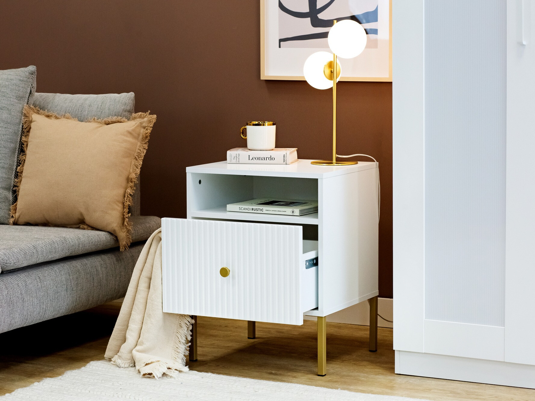 Éjjeliszekrény Etliva 106 (Fehér + Aranysárga)