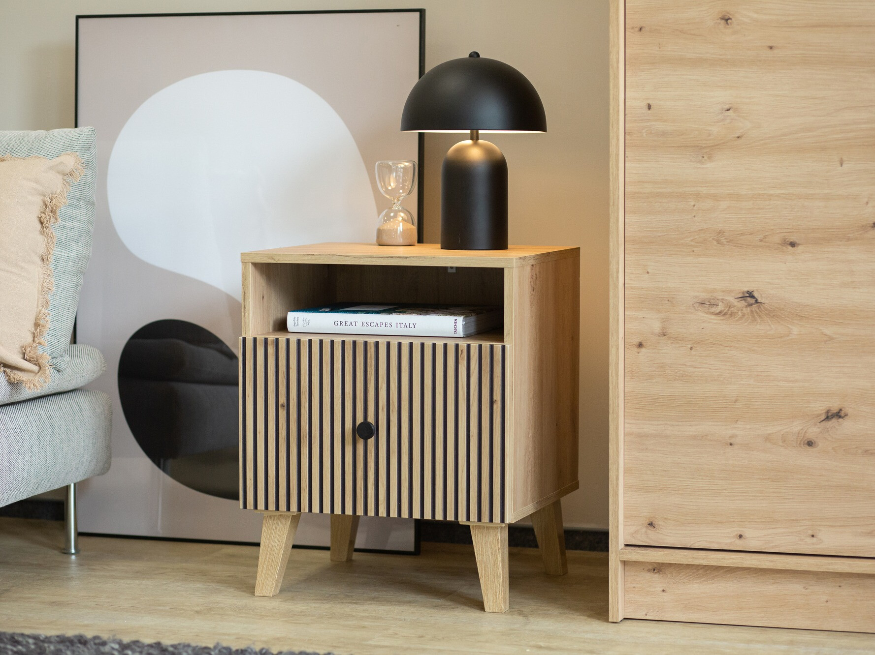 Éjjeliszekrény Beltivi 106