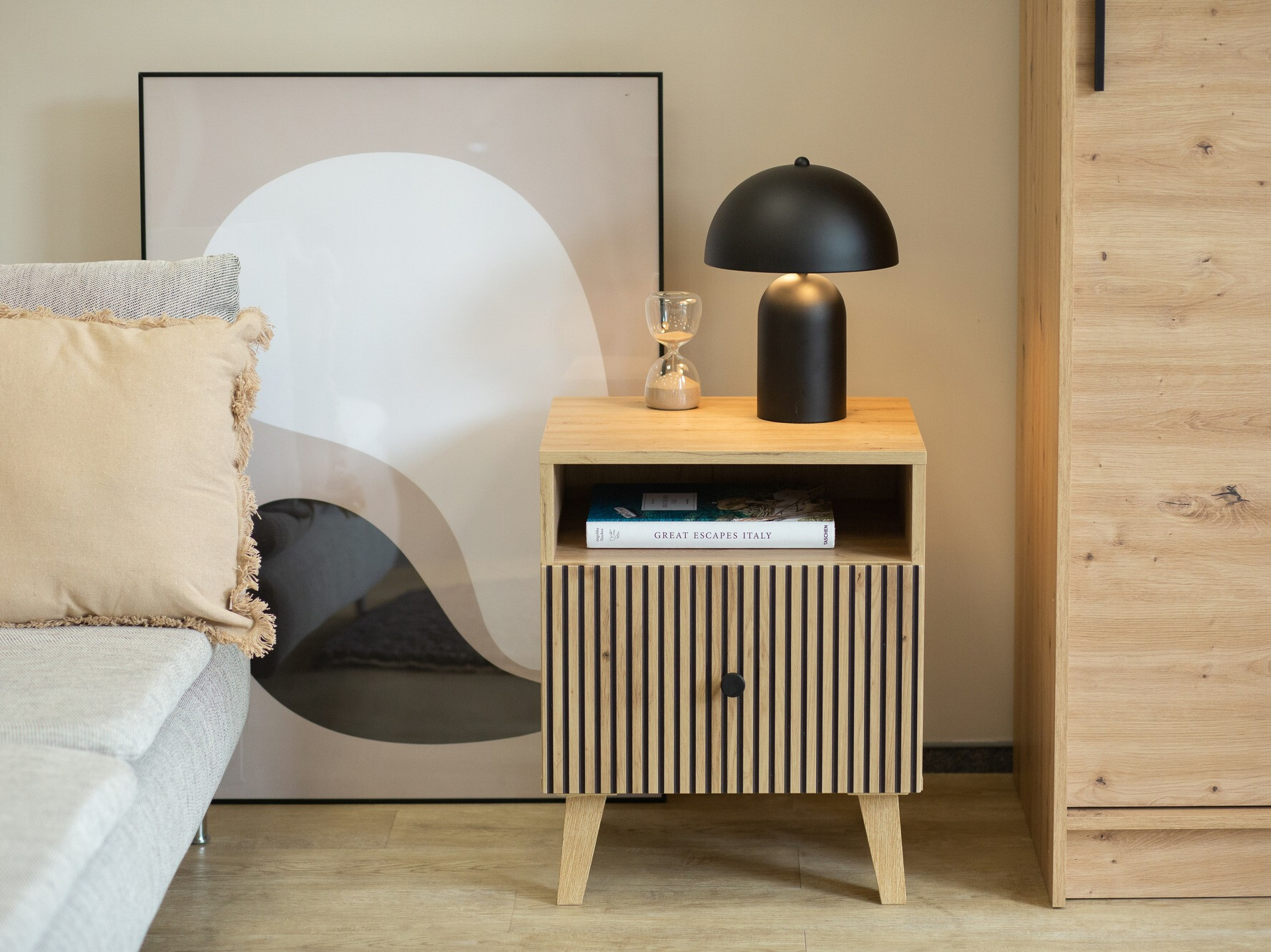 Éjjeliszekrény Beltivi 106