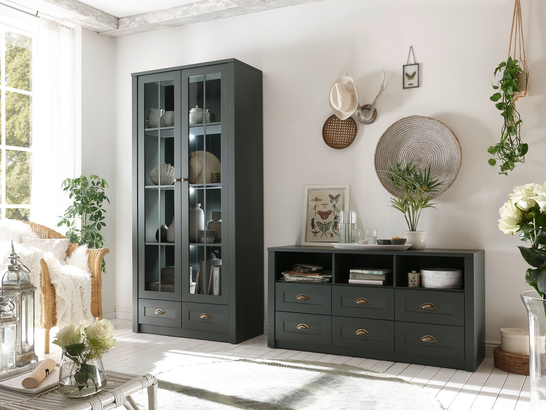 Könyvespolc Evalira 111