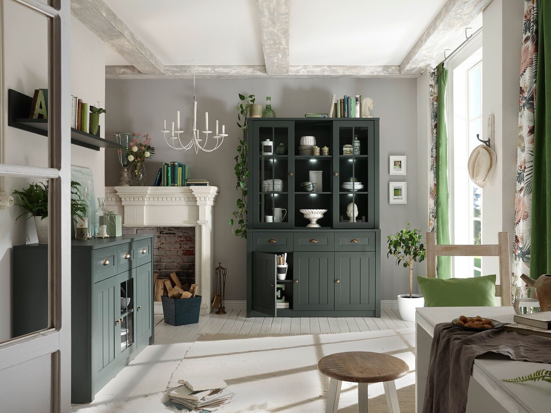 Könyvespolc Evalira 112