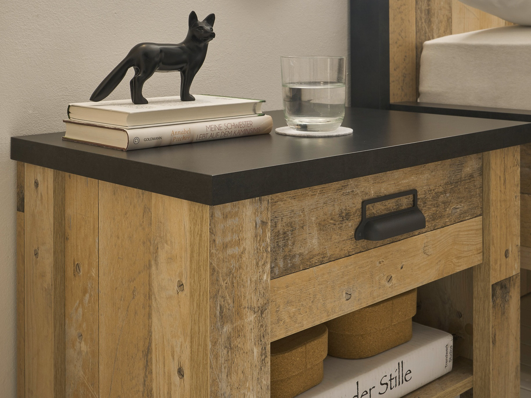 Éjjeliszekrény Cirtale 104 (Érett tölgy + Antracit)