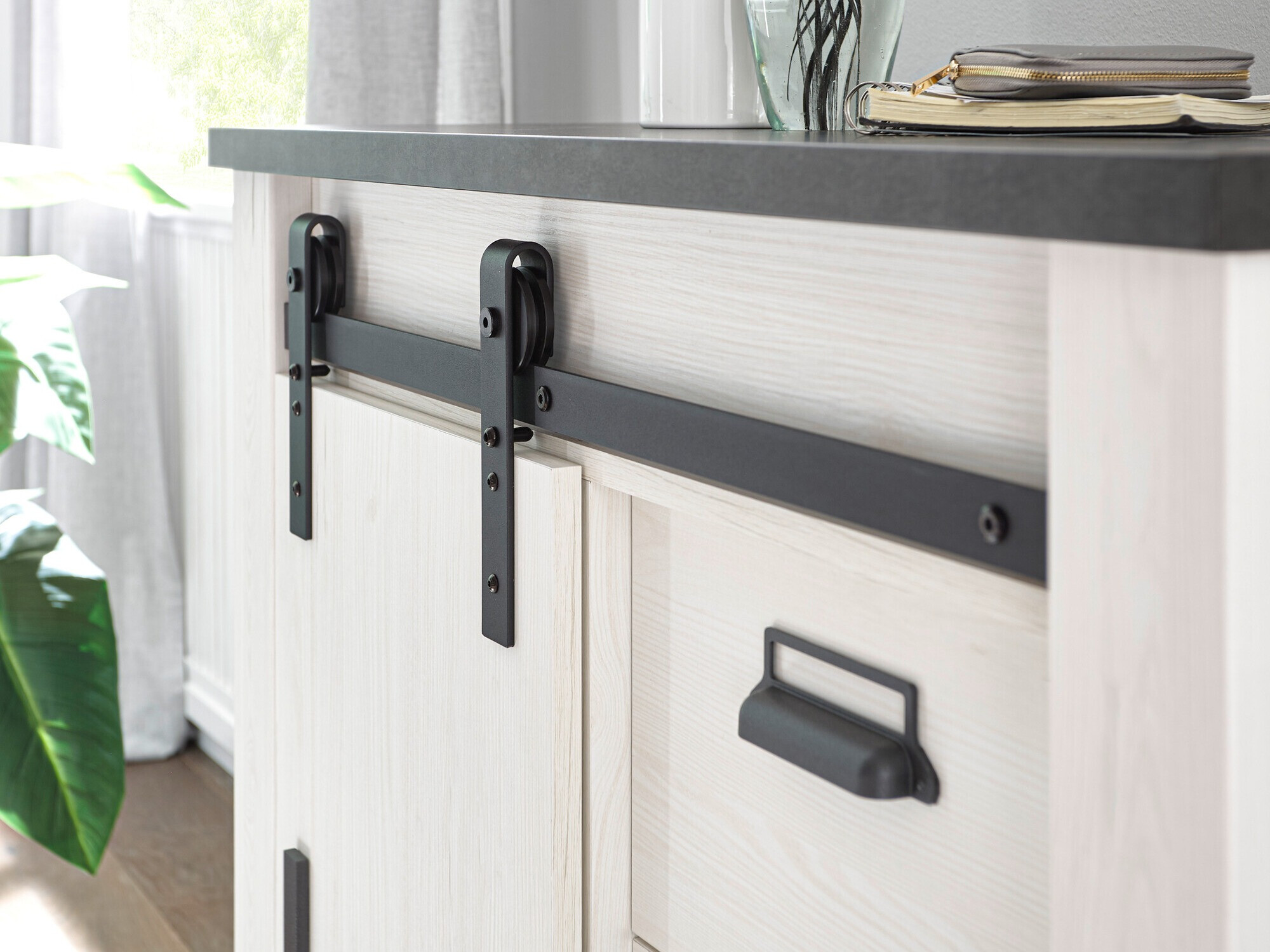 Komód Cirtale 117 (Antracit + Fehérített fenyő)