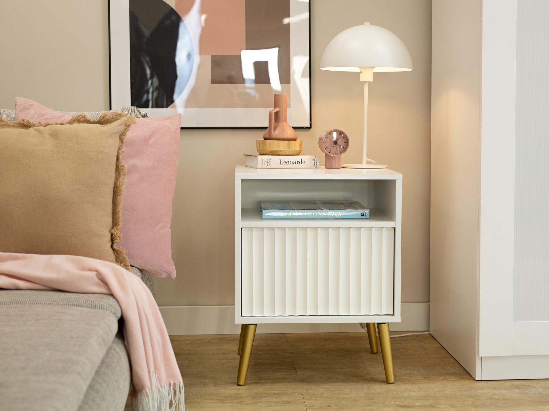 Éjjeliszekrény Cirferi 106 (Fehér + Aranysárga)