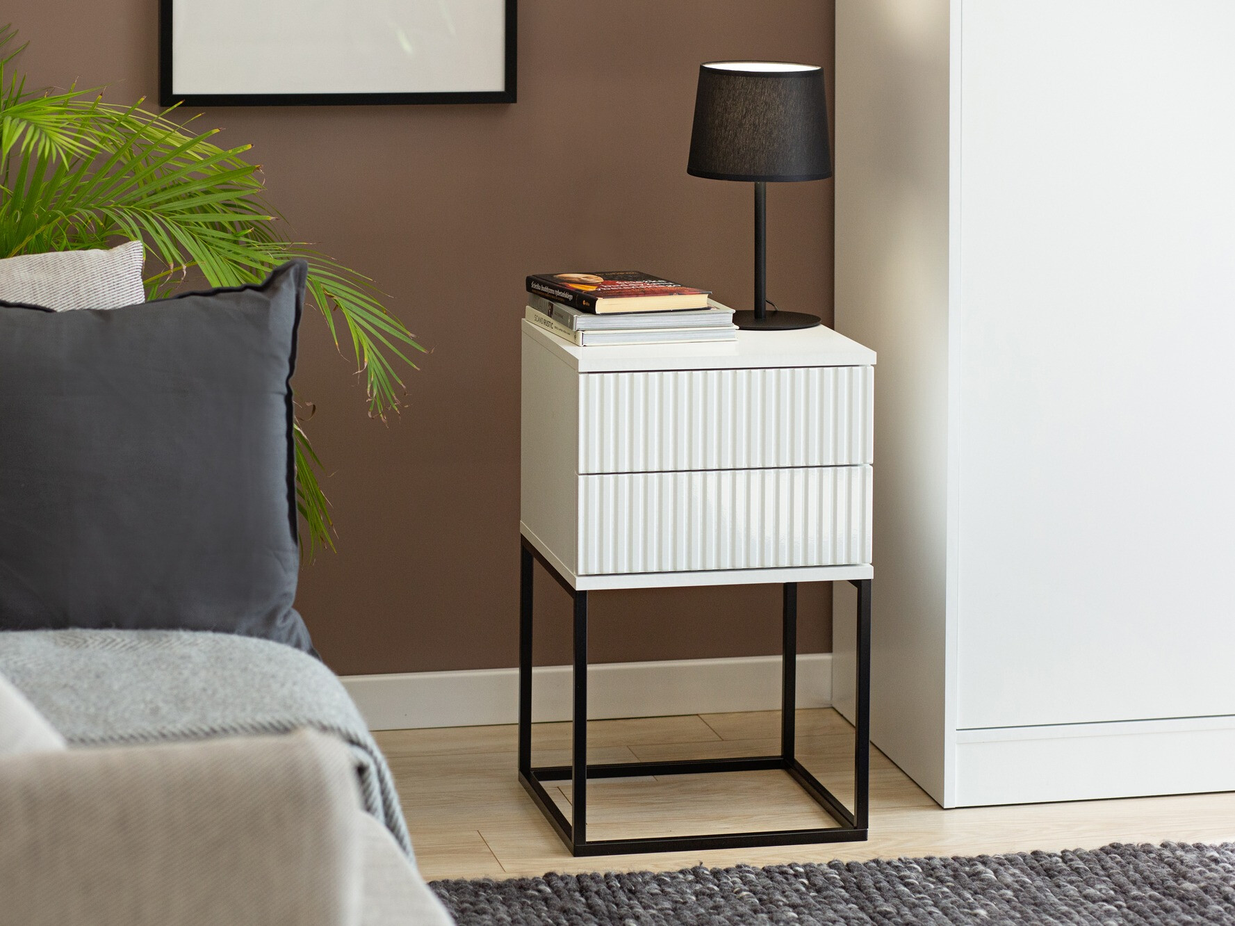 Éjjeliszekrény Bristol 195 (Fehér)