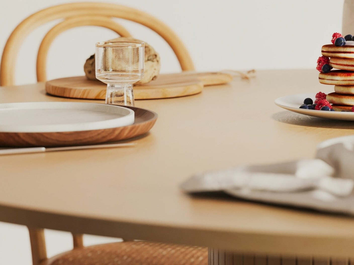 Asztal Evarleva 113 (Világosbarna)