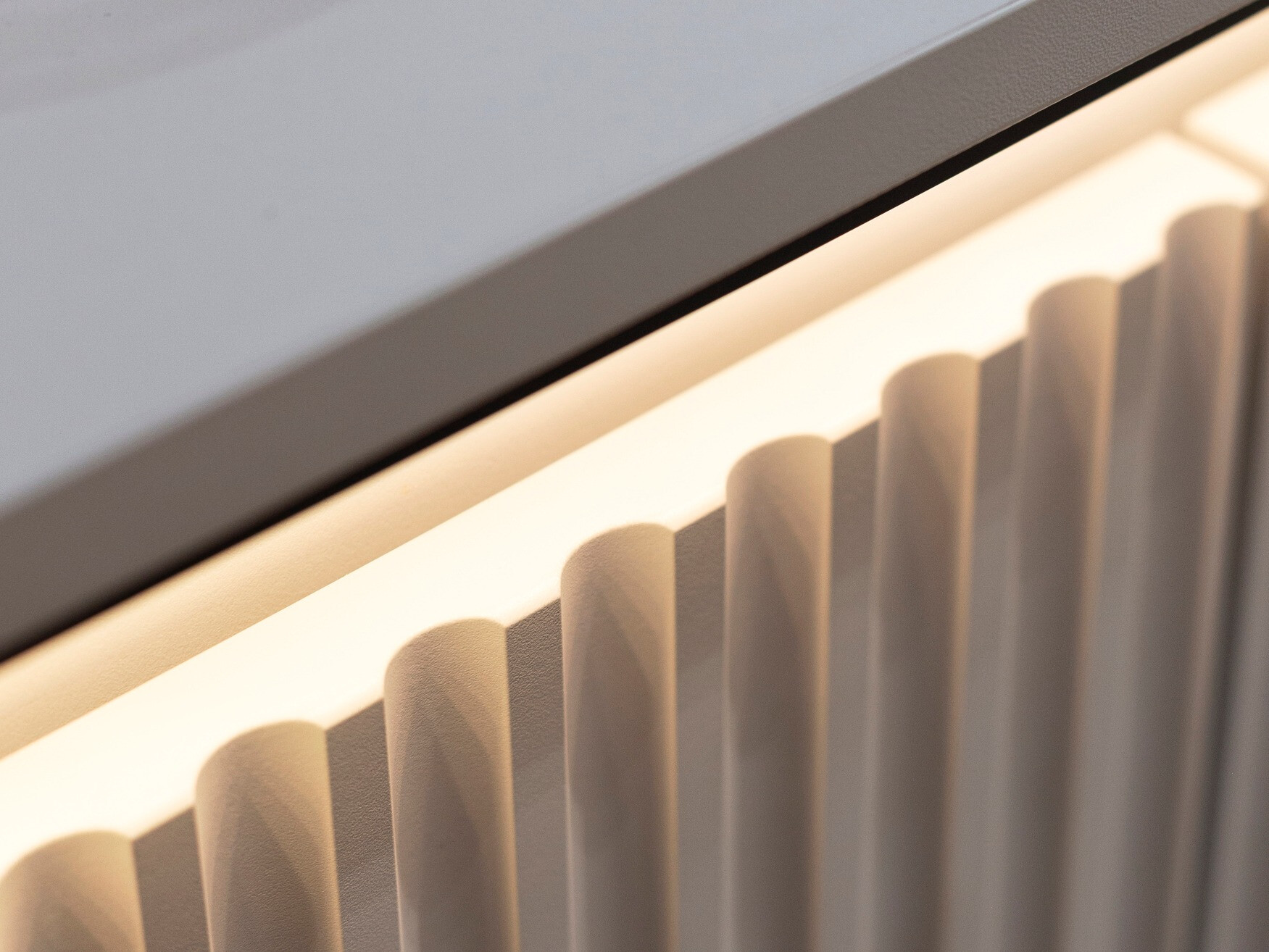 Komód Fernolu 100 (Szürke + Fekete)