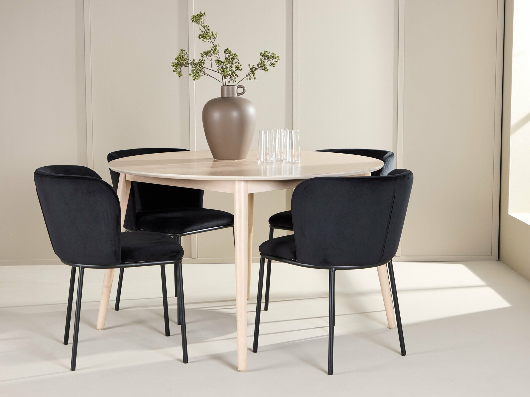 Étkezőgarnitúra Dallas 4760 (Fekete)