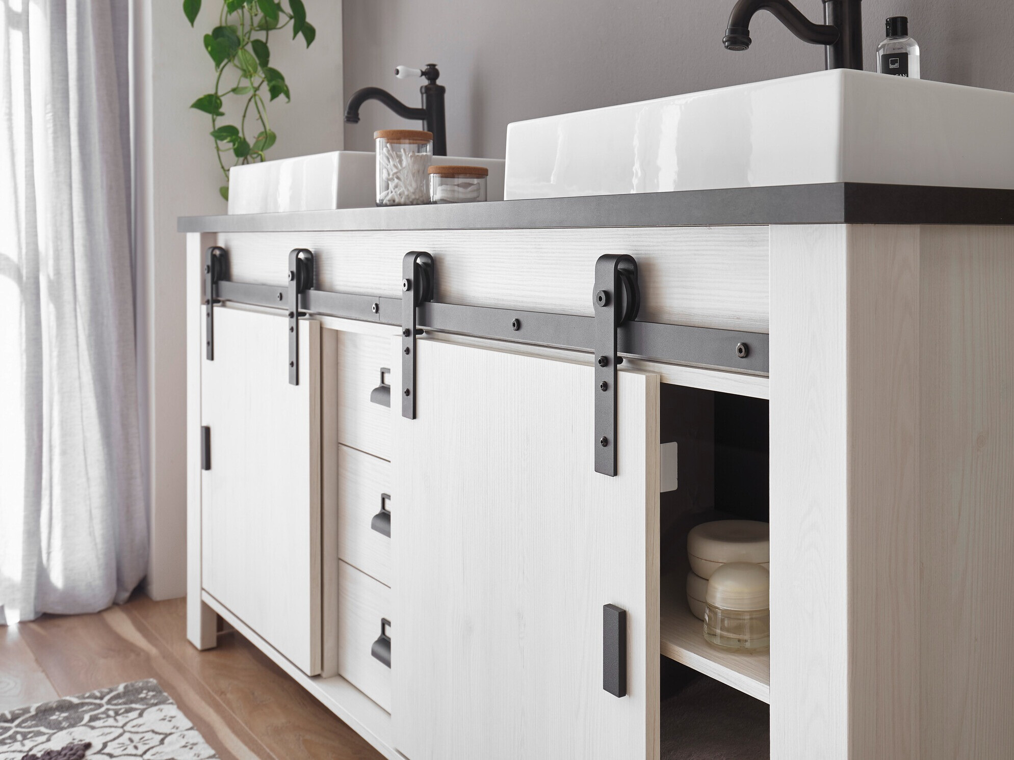 Mosdó alatti álló szekrény Cirtale 134 (Fehérített fenyő + Antracit)