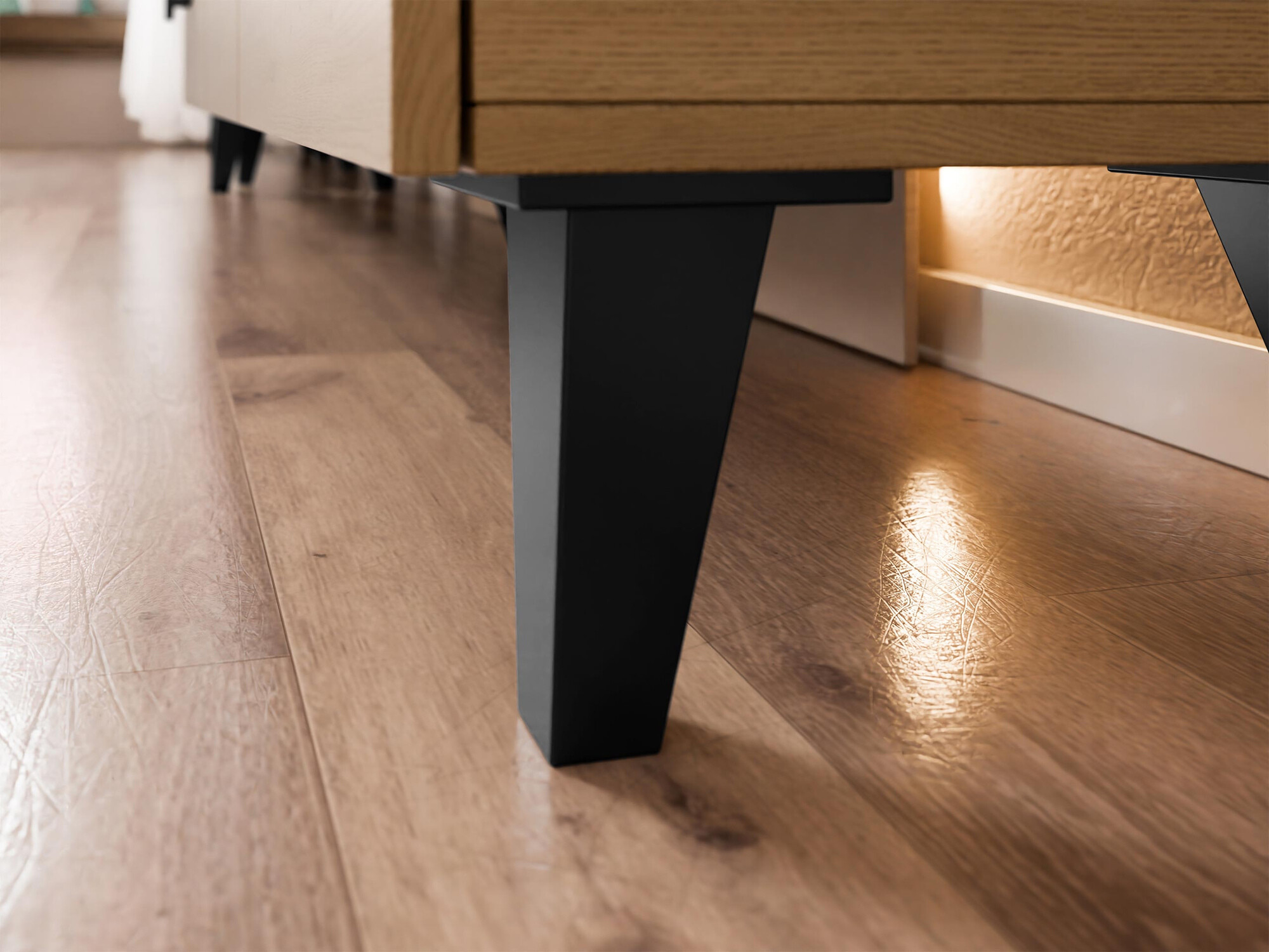 TV-állvány Comfivo Avimelo 105