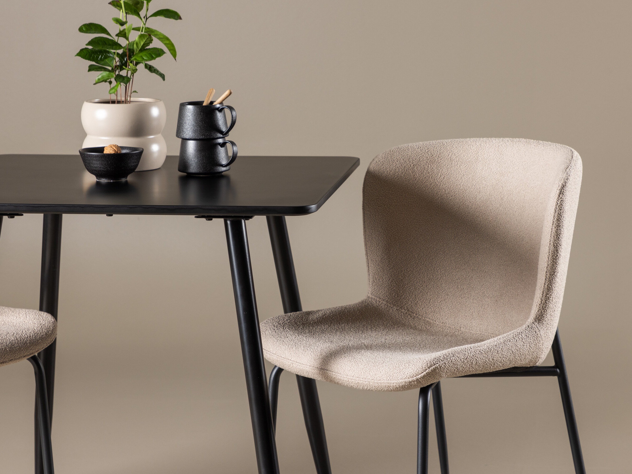 Étkezőgarnitúra Dallas 4910 (Fekete + Bézs)