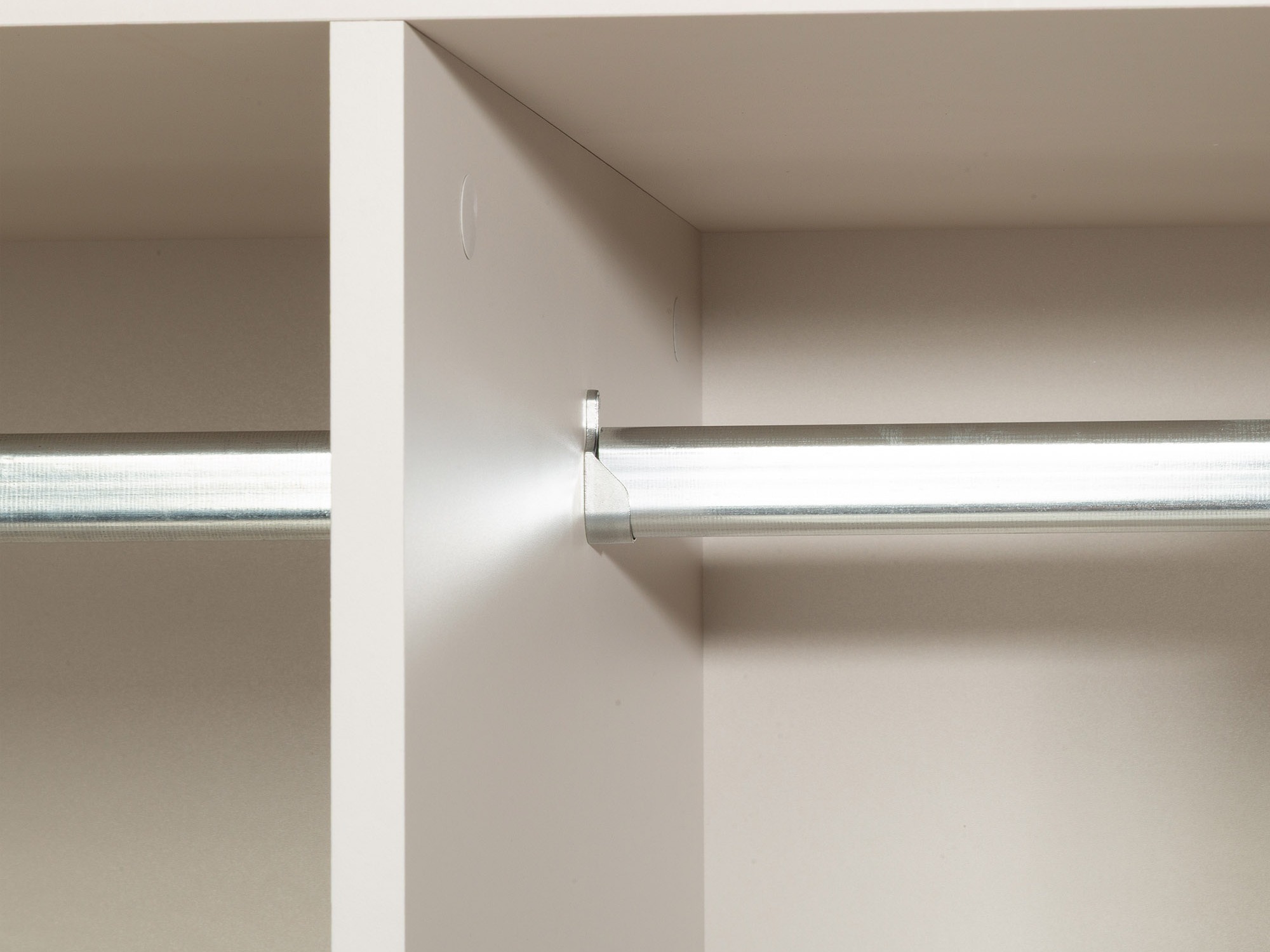 Gardróbszekrény Mavdori 105