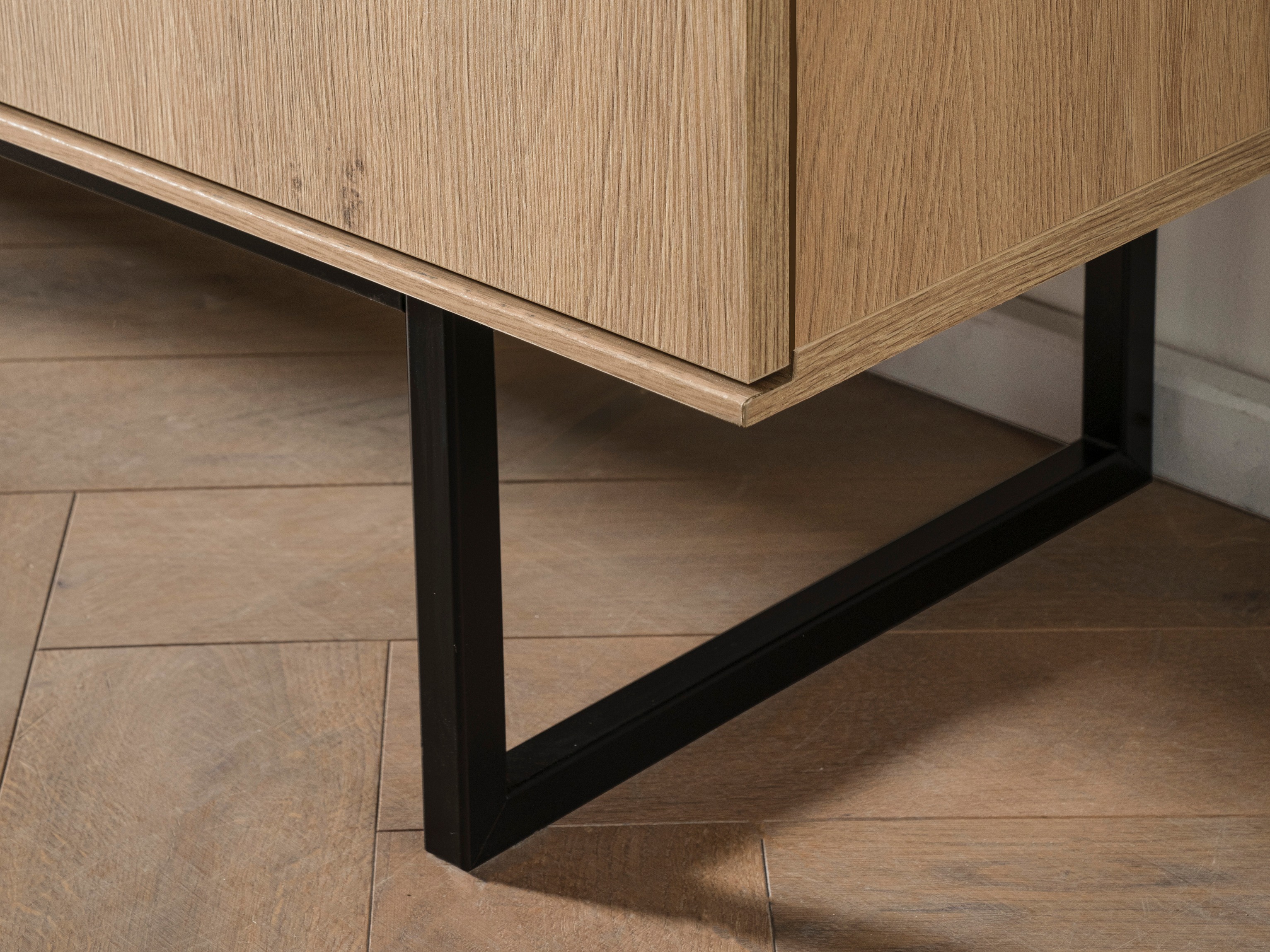 Szekrény Bentesa 103