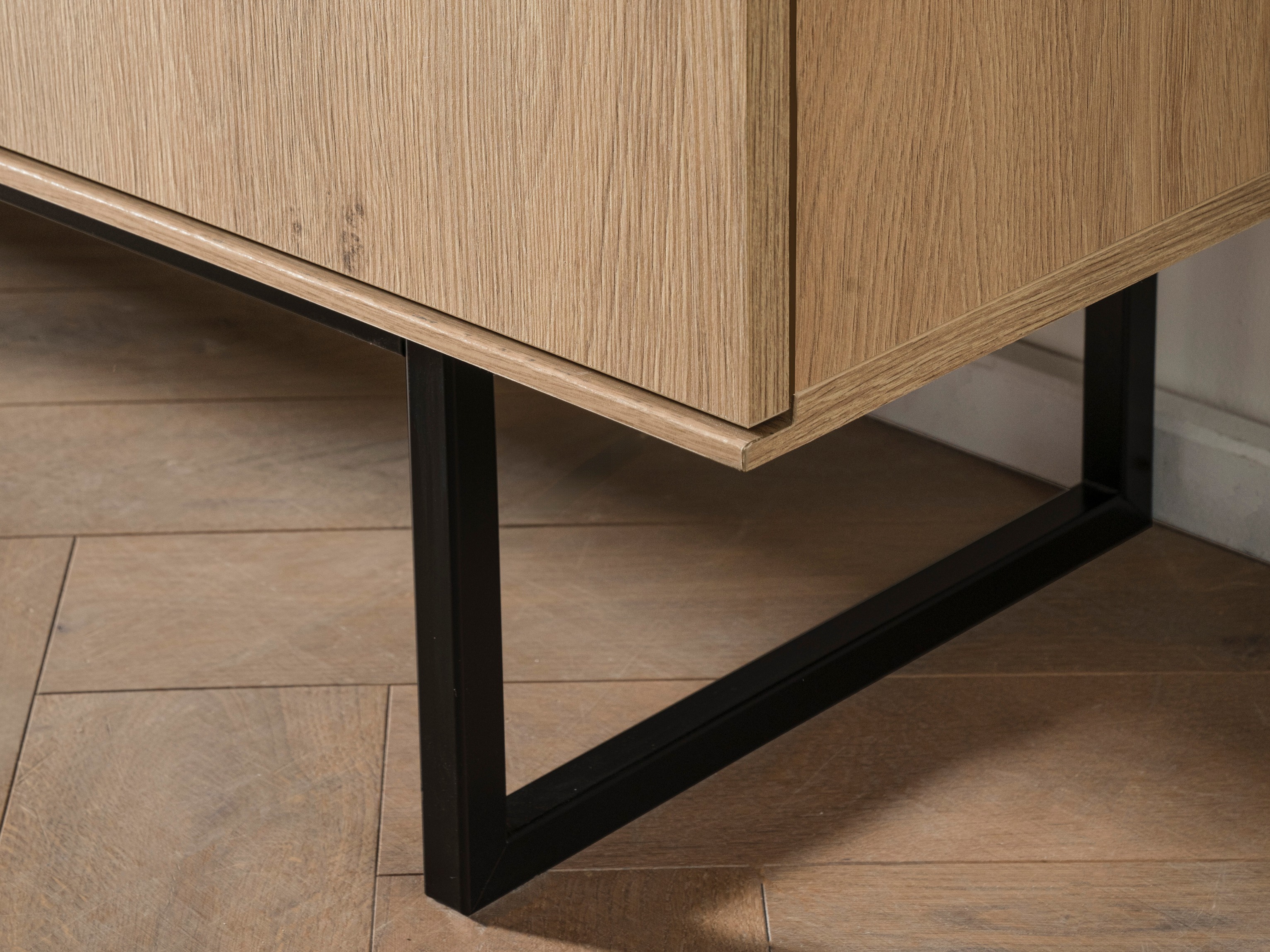 Szekrény Bentesa 104