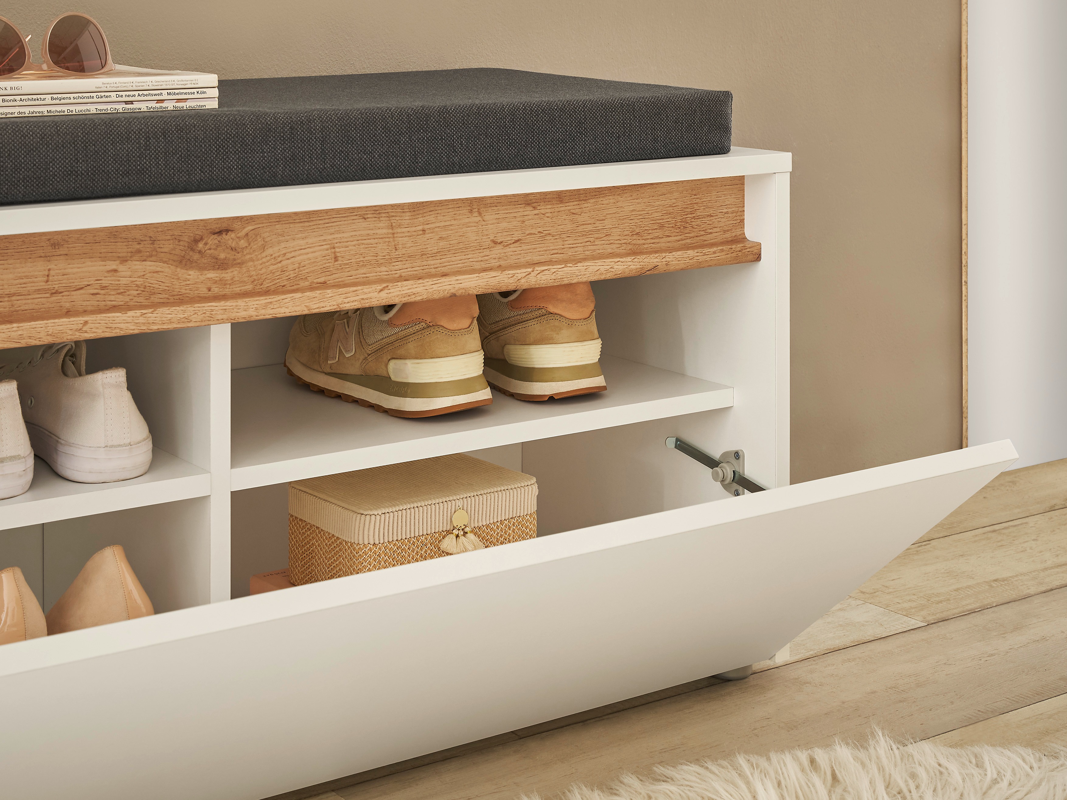 Előszoba garnitúra Elbsori 176 (Fehér + Wotan tölgy)