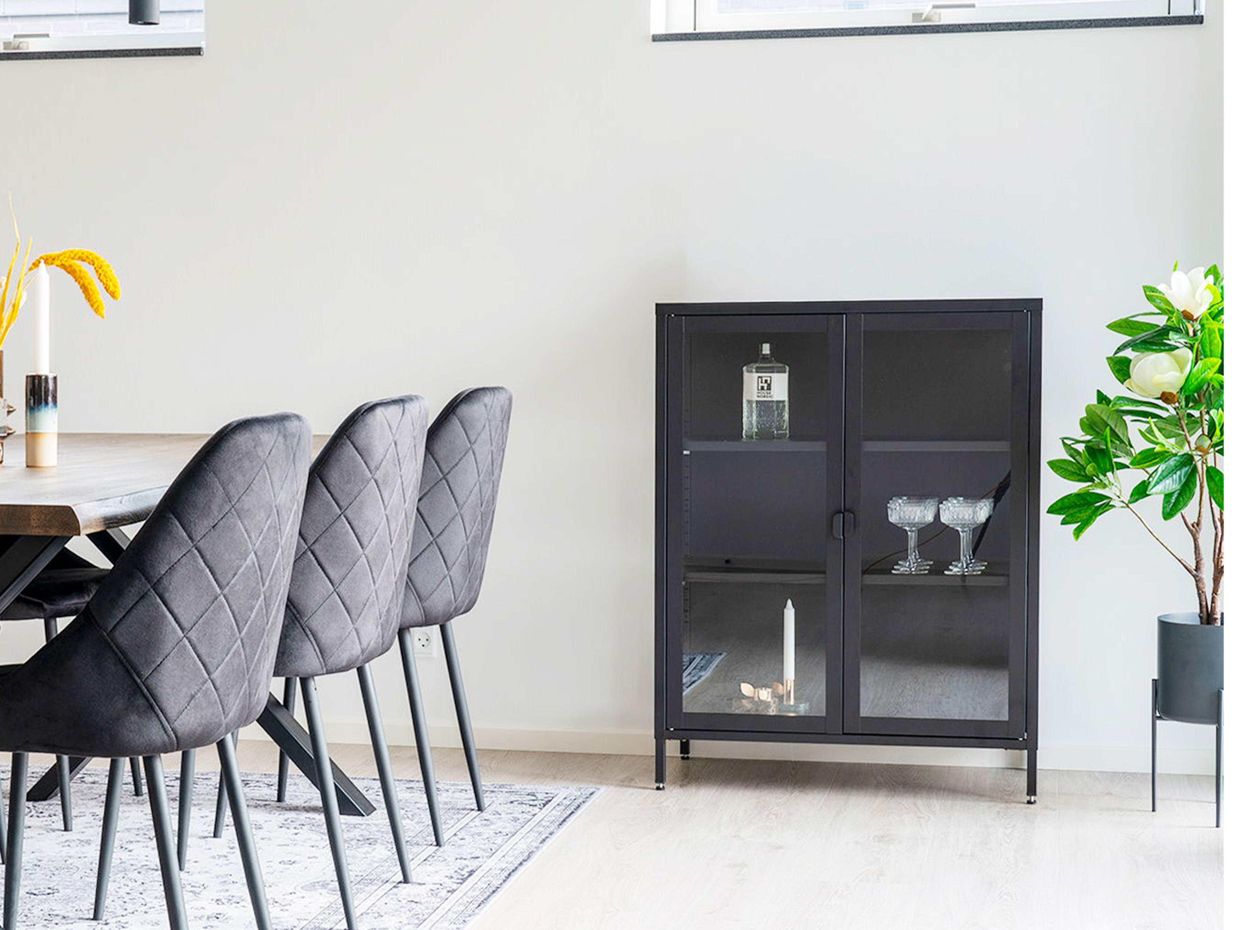 Szekrény Romtolo 106 (Fekete)