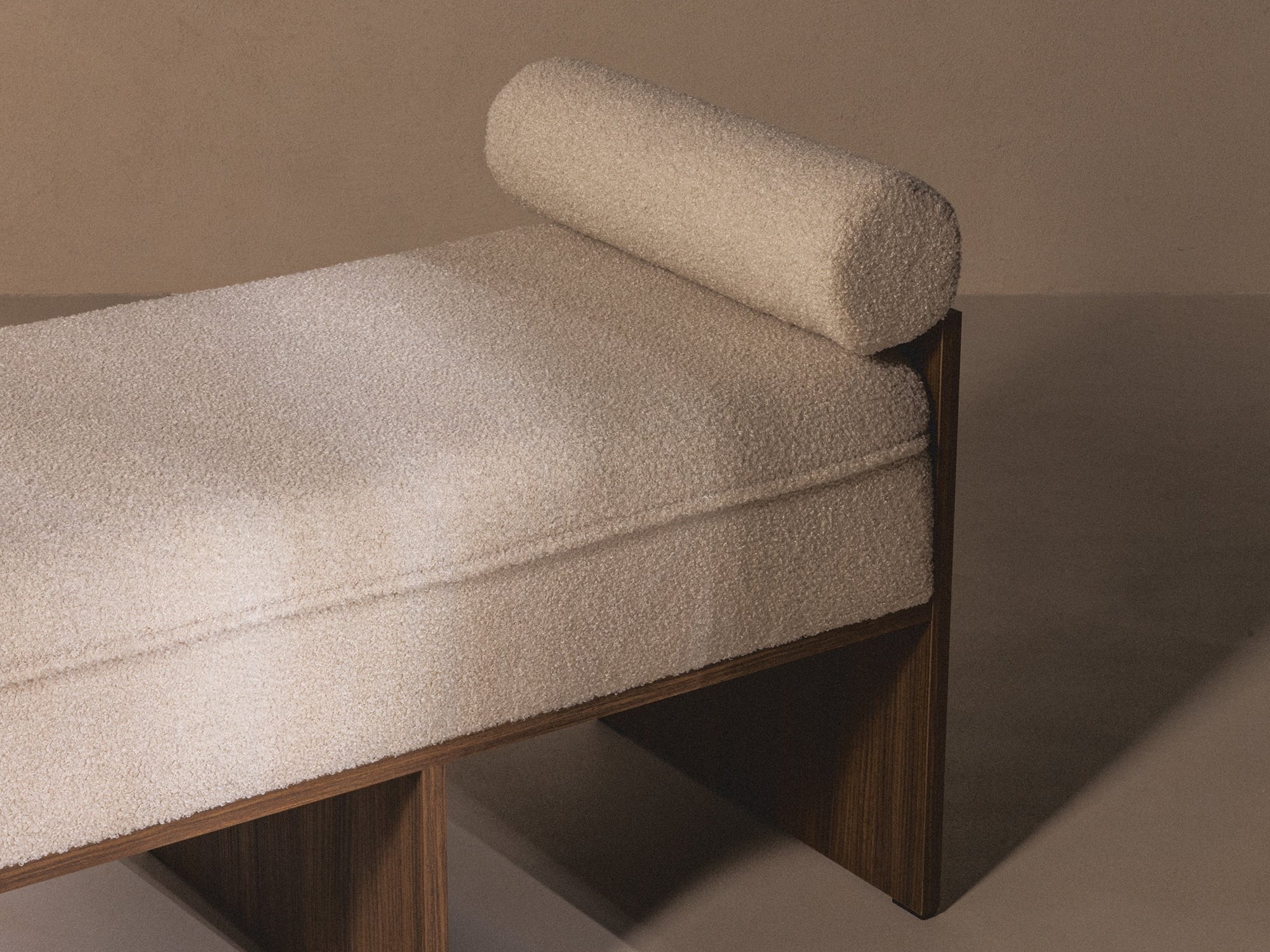 Kárpitozott pad Burleson 536