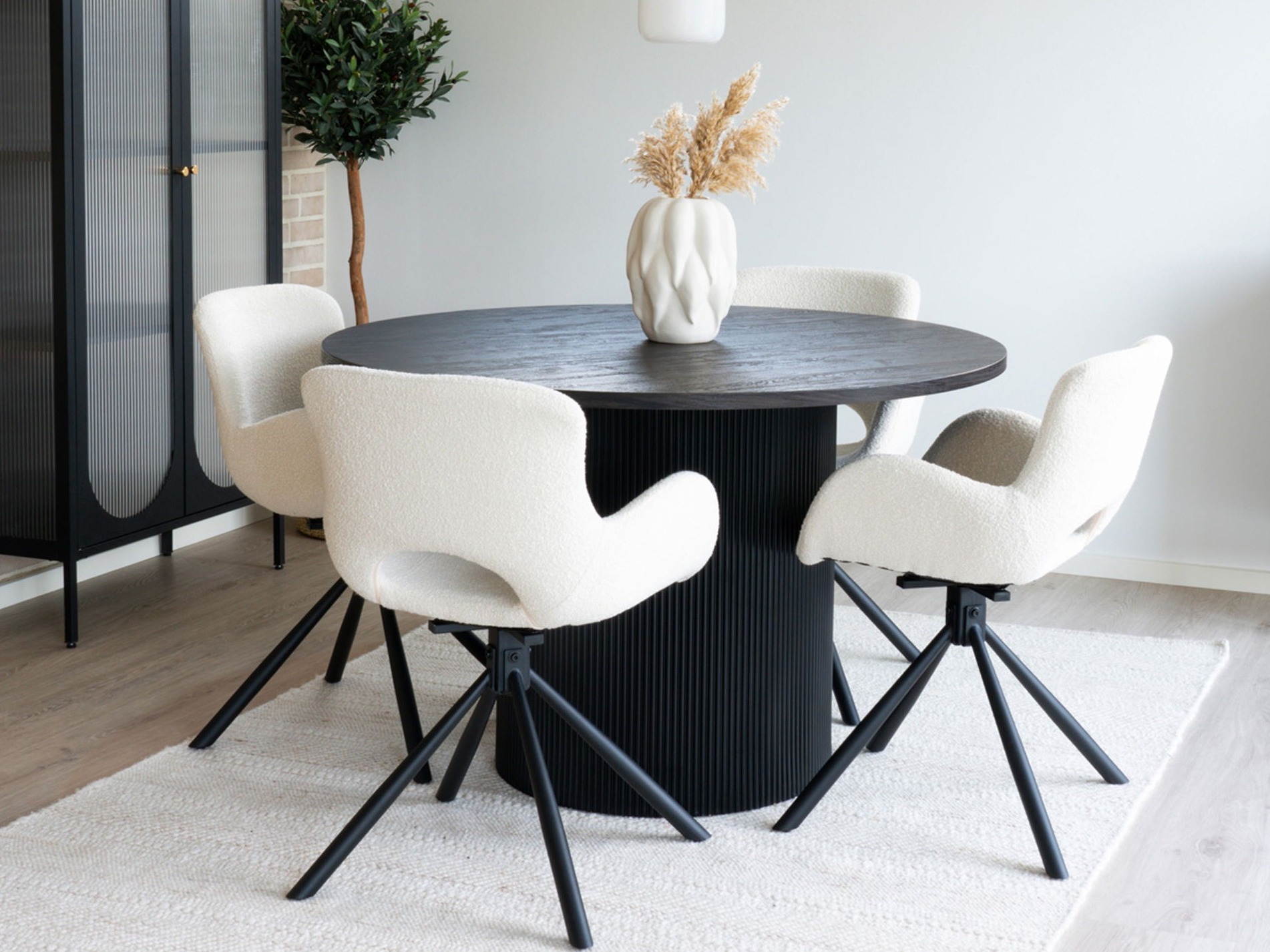 Asztal Lirmelo 104 (Sötét barna)