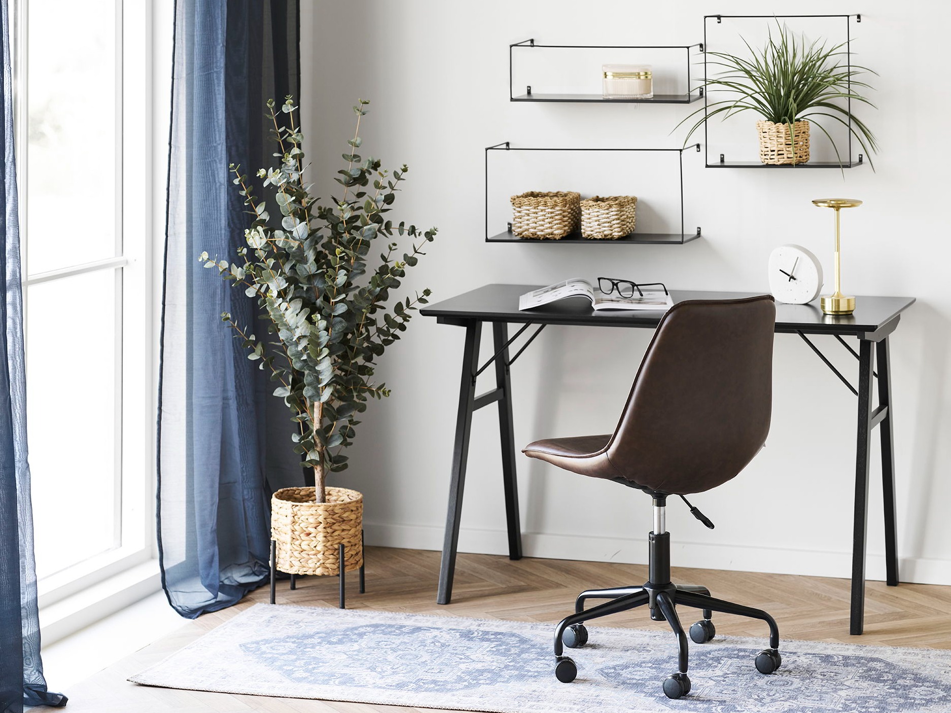 Íróasztal Brea 109 (Fekete)