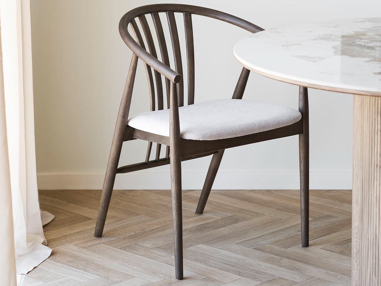 Szék Brea 180 (Sötét tölgy)