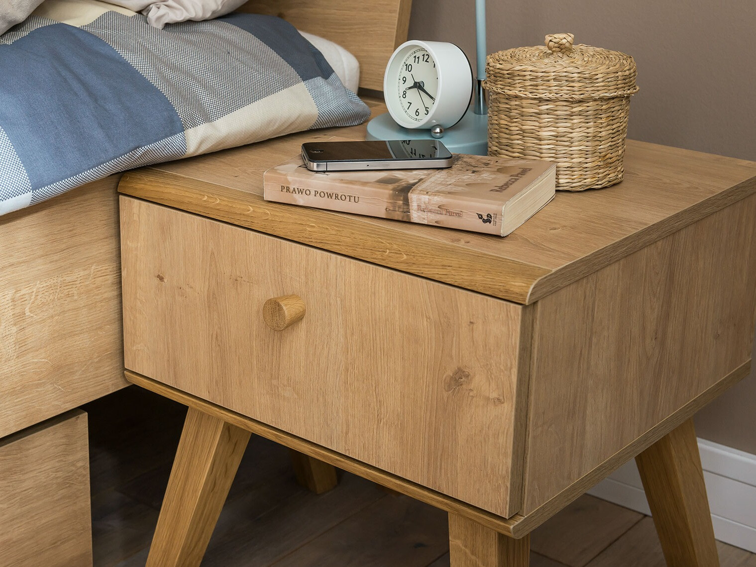 Éjjeliszekrény Ruvruvi 113 (Tölgy)