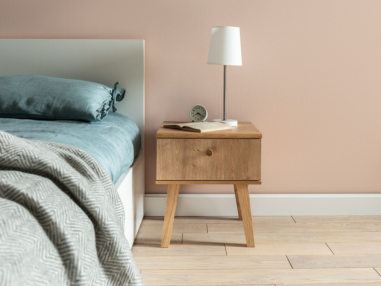 Éjjeliszekrény Ruvruvi 113 (Tölgy)