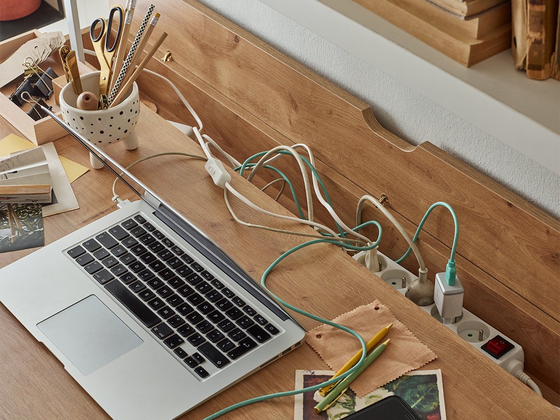 Íróasztal Ruvruvi 115