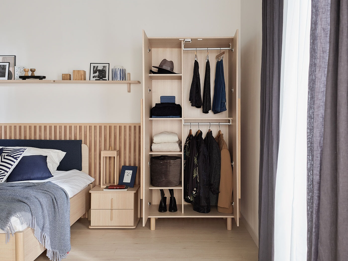 Gardróbszekrény Camcamo 103 (Igen)