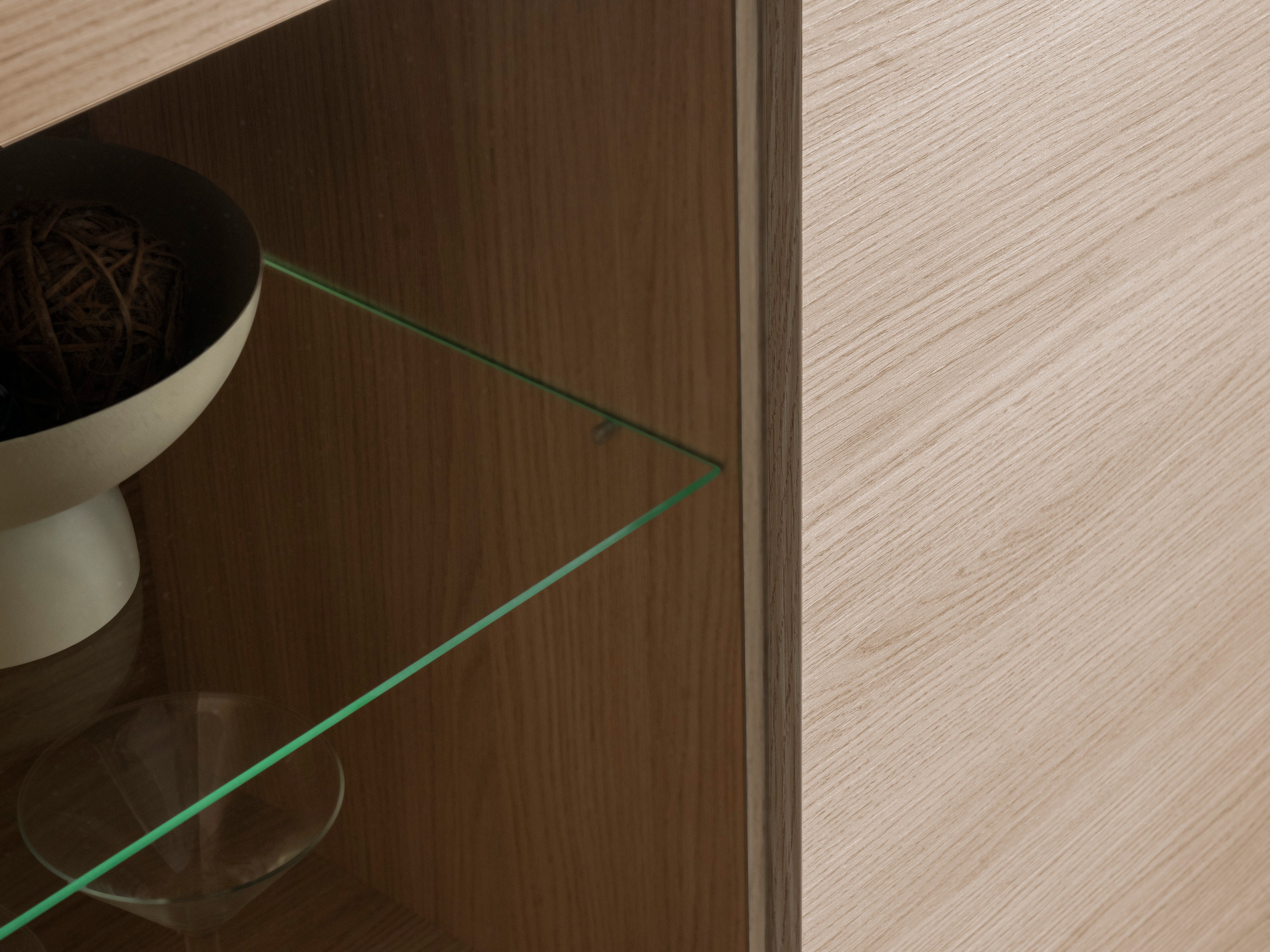 Szekrény Vesdore 105