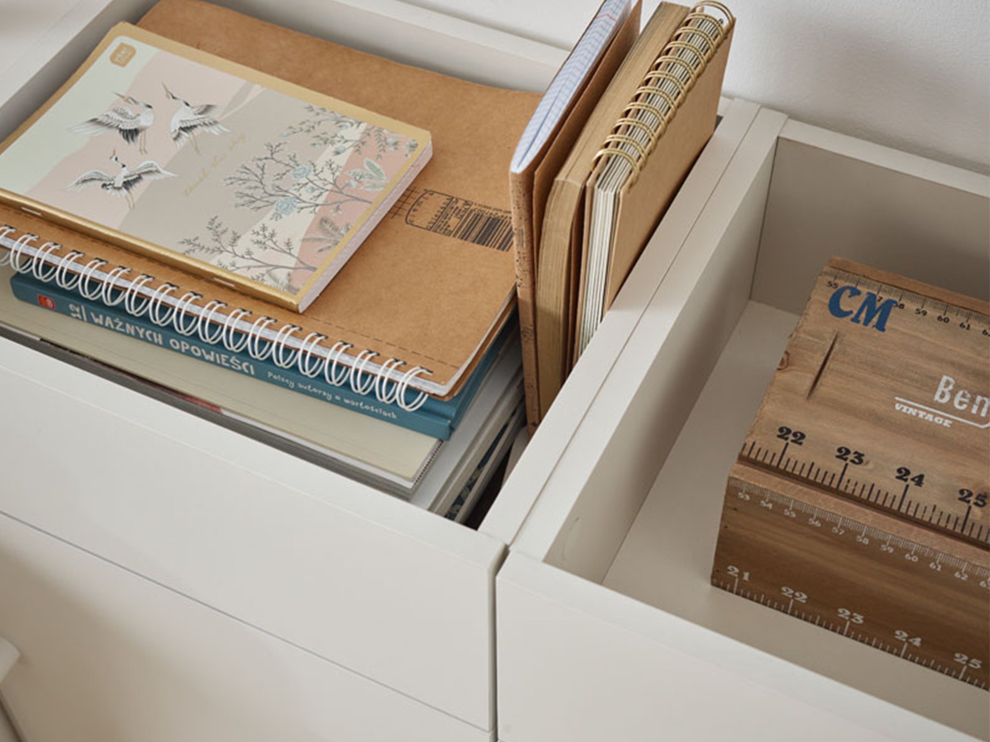 Szekrény Tornolo 123 (Fehér)