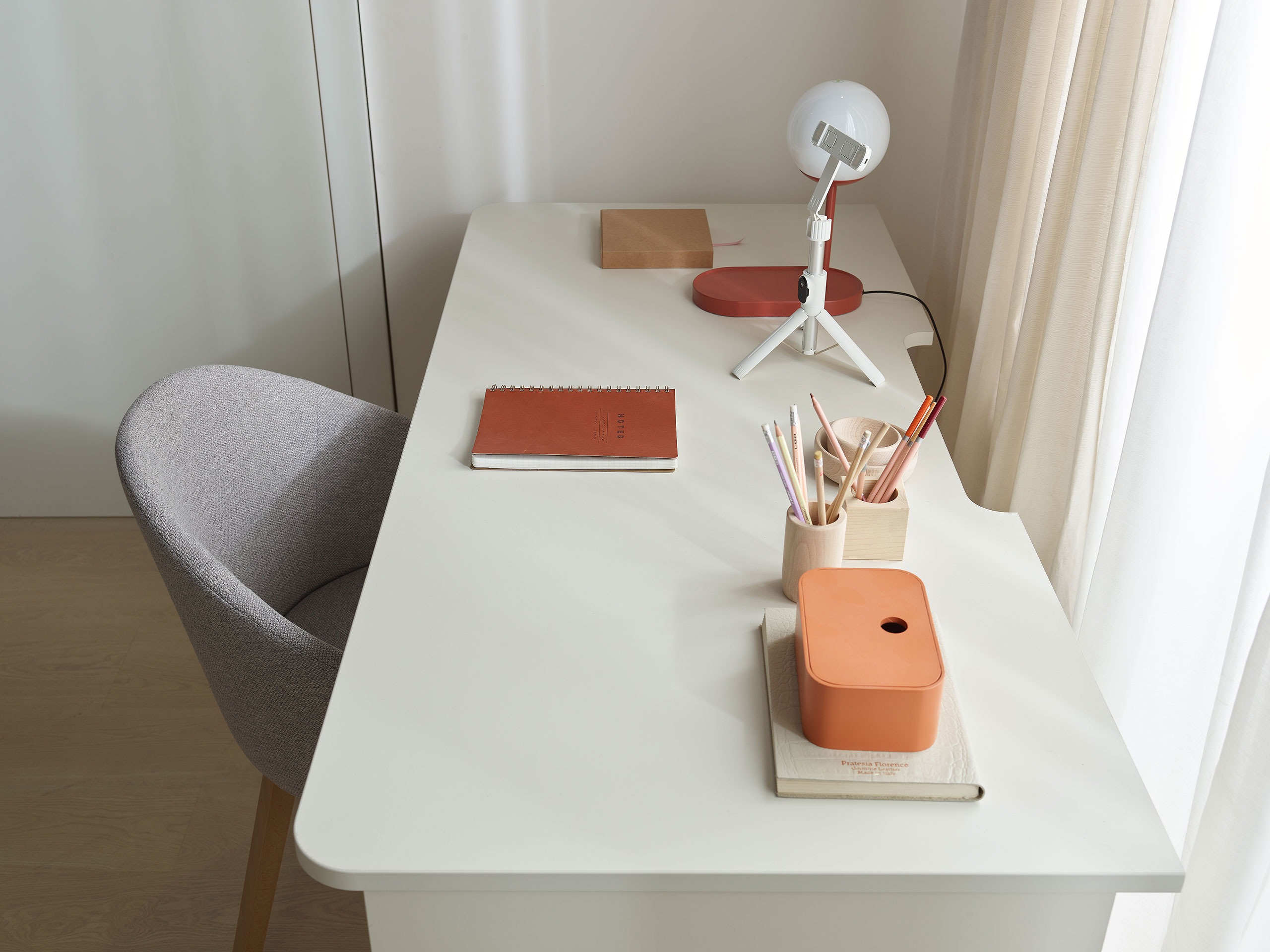 Íróasztal Tornolo 133