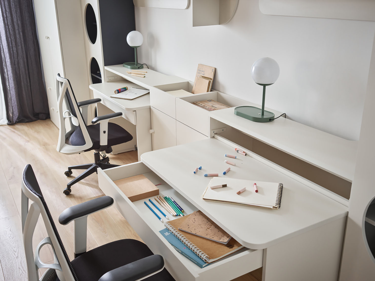 Íróasztal Tornolo 134