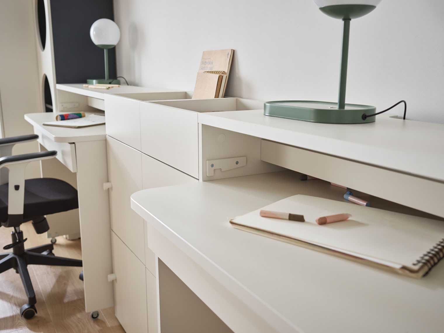 Íróasztal Tornolo 134