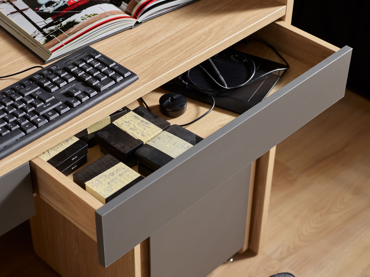 Íróasztal Velrome 101 (Tölgy + Grafit)