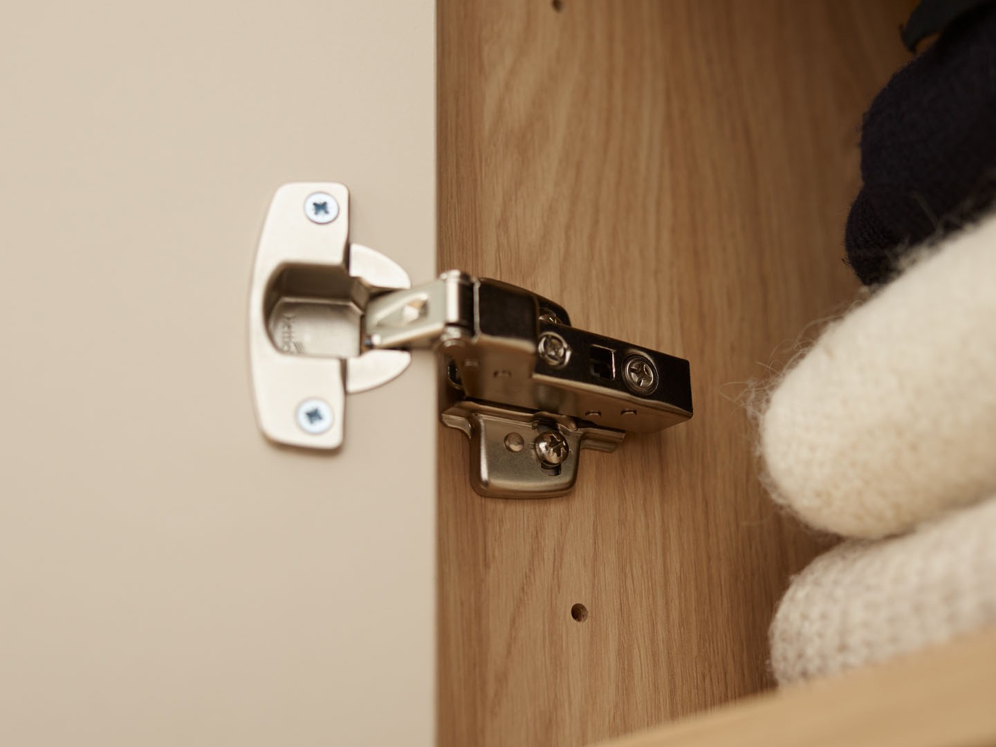 Gardróbszekrény Velrome 110 (Tölgy + Bézs)