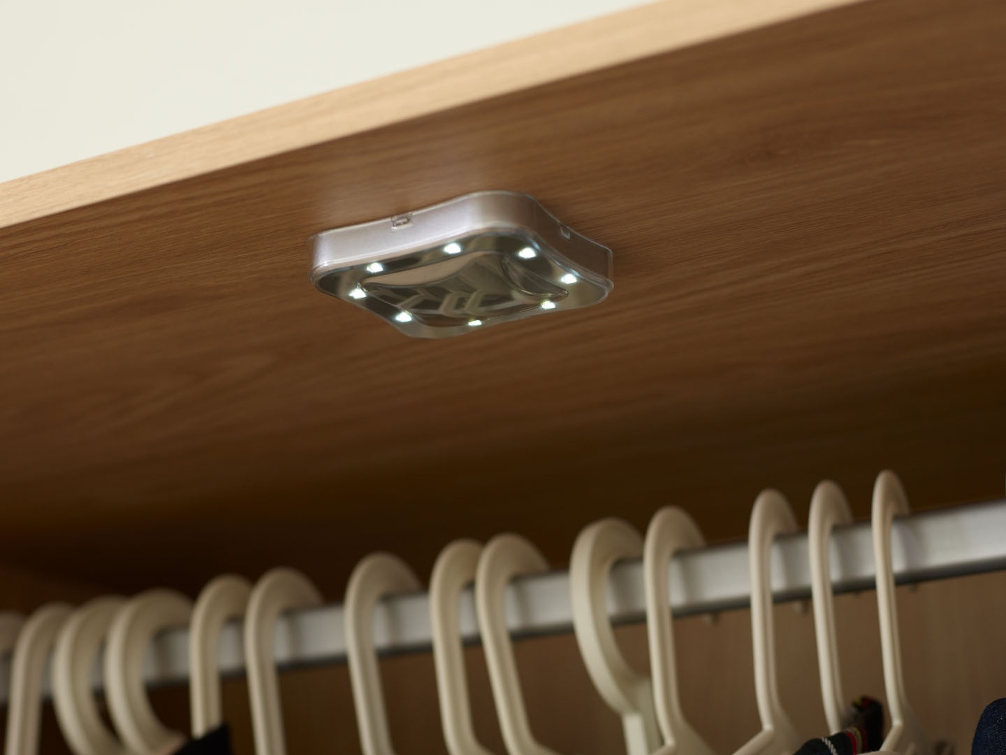 Gardróbszekrény Velrome 110 (Tölgy + Bézs)