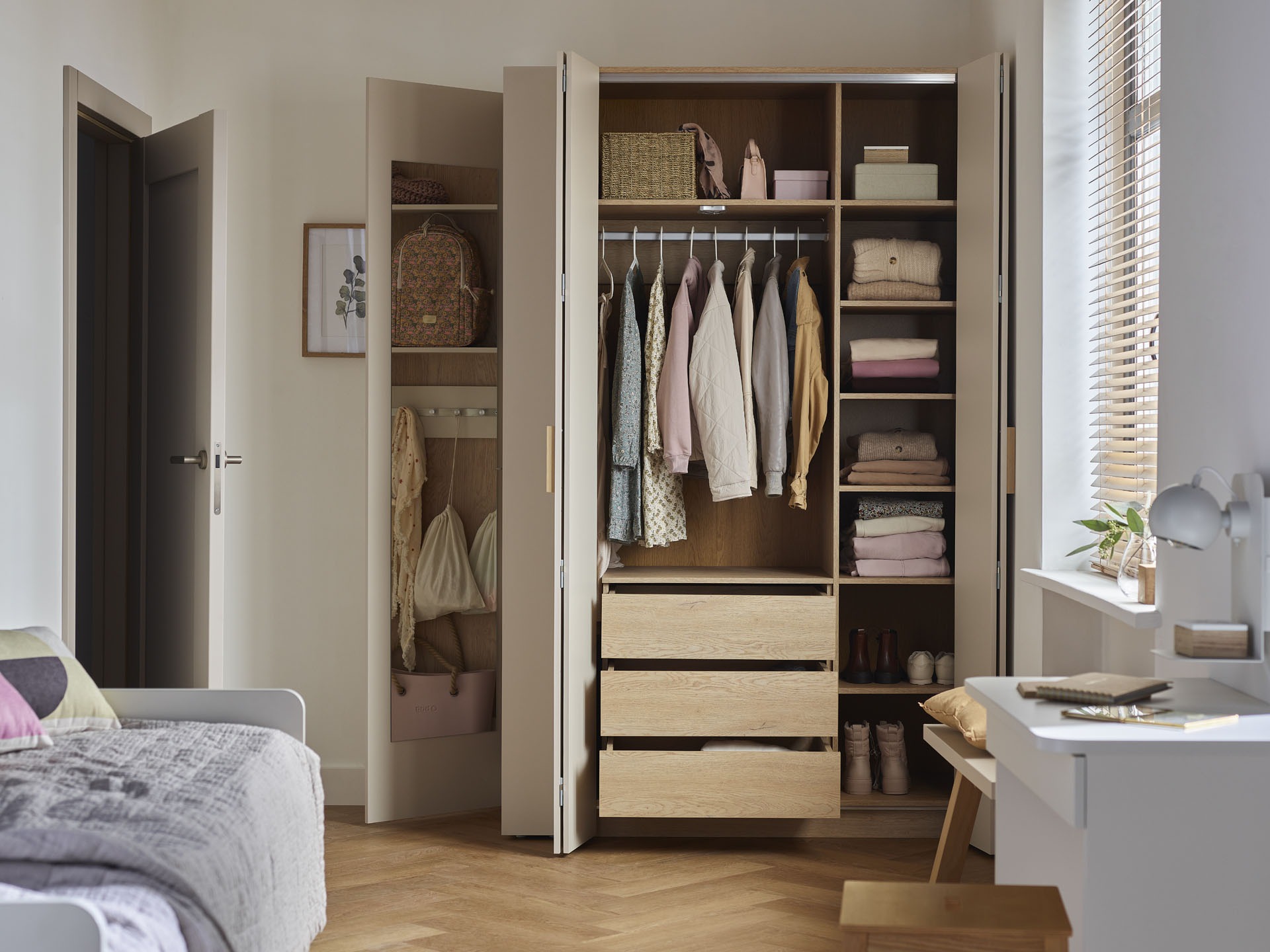 Gardróbszekrény Daltoro 100