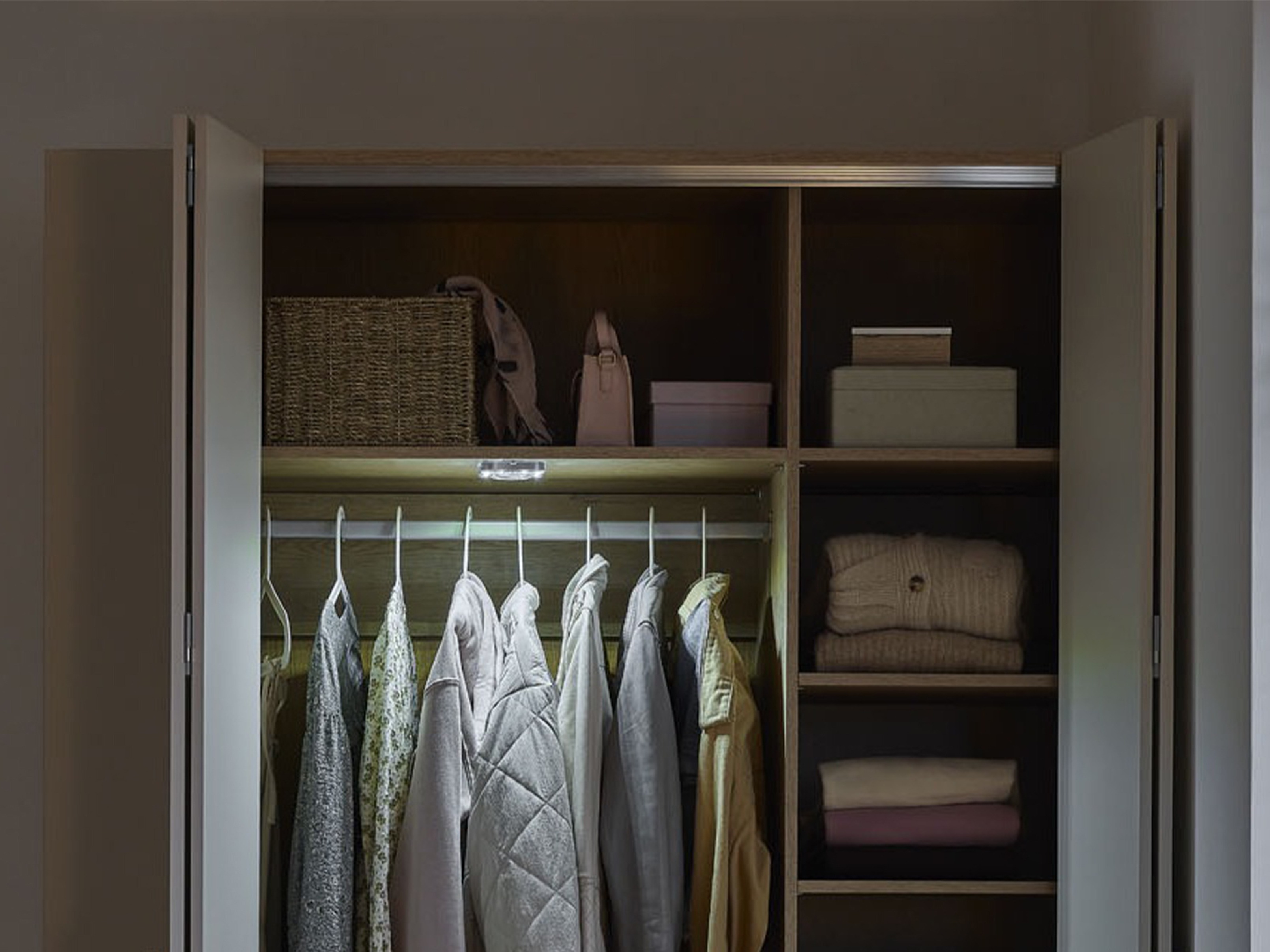 Gardróbszekrény Daltoro 102