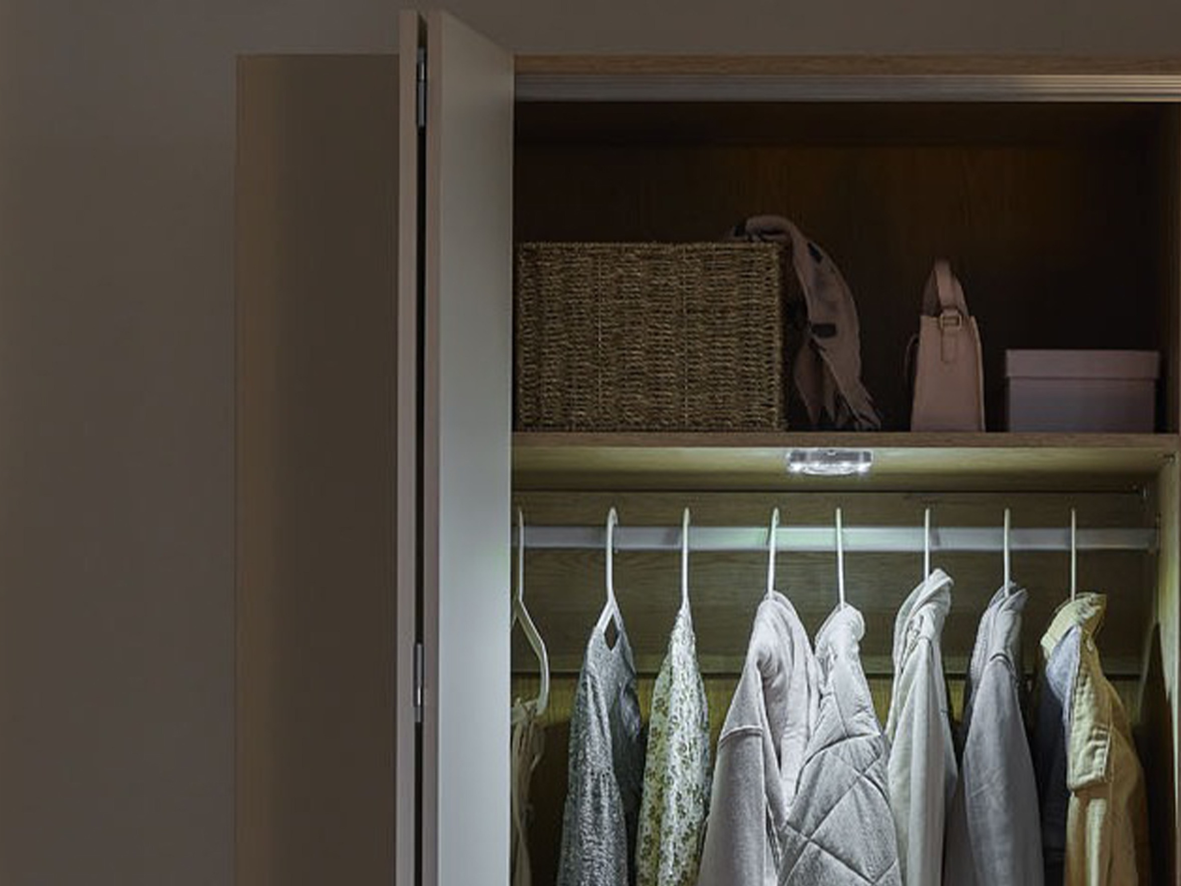 Gardróbszekrény Daltoro 103