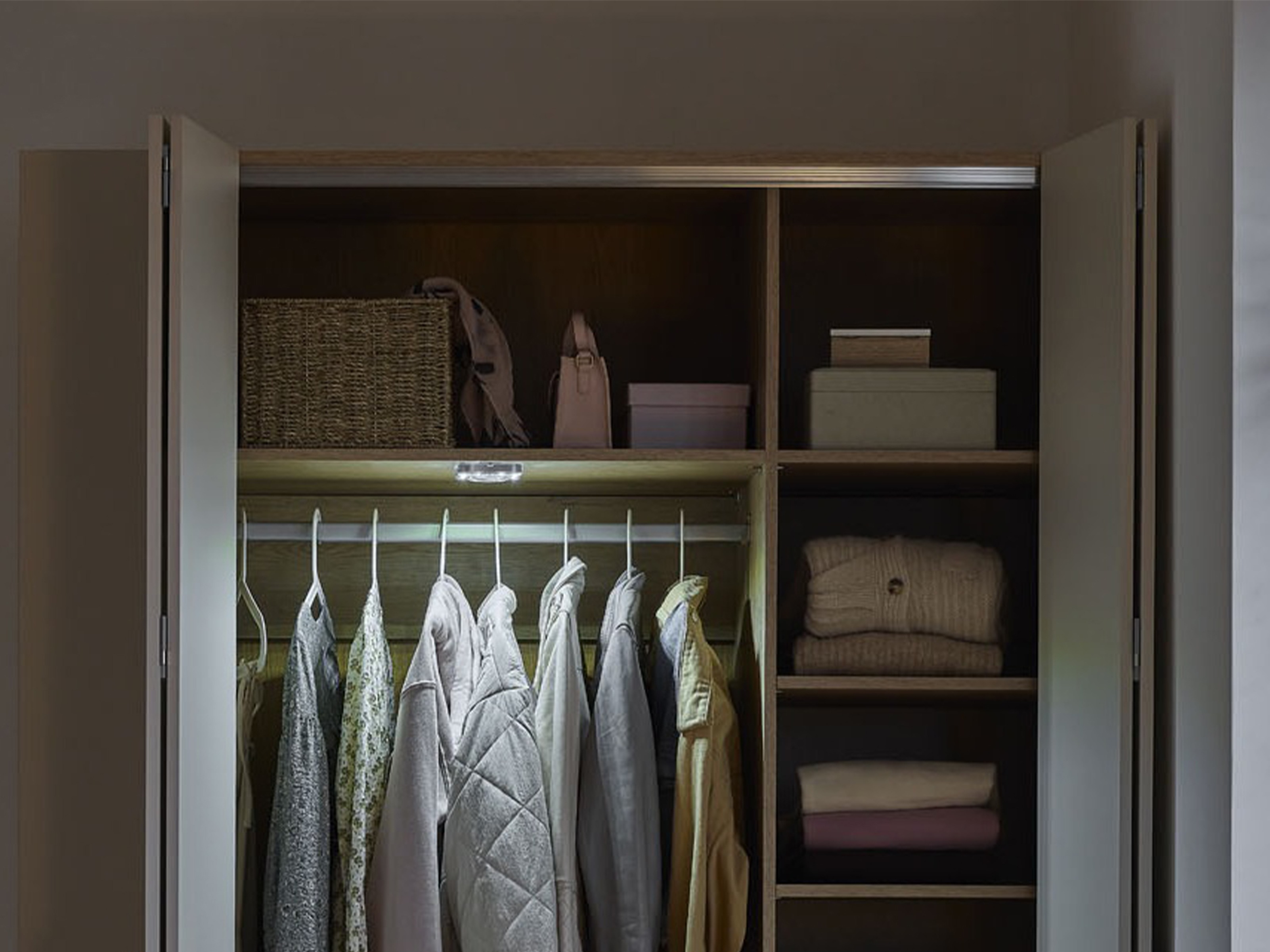 Gardróbszekrény Daltoro 105